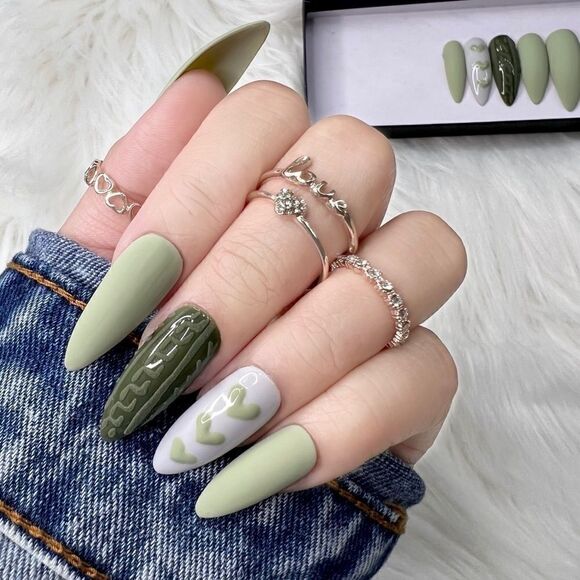 Green Sweater Heart 💚 Custom Press On Nails | High Quality Nails | Handmade - Picture 1 of 12